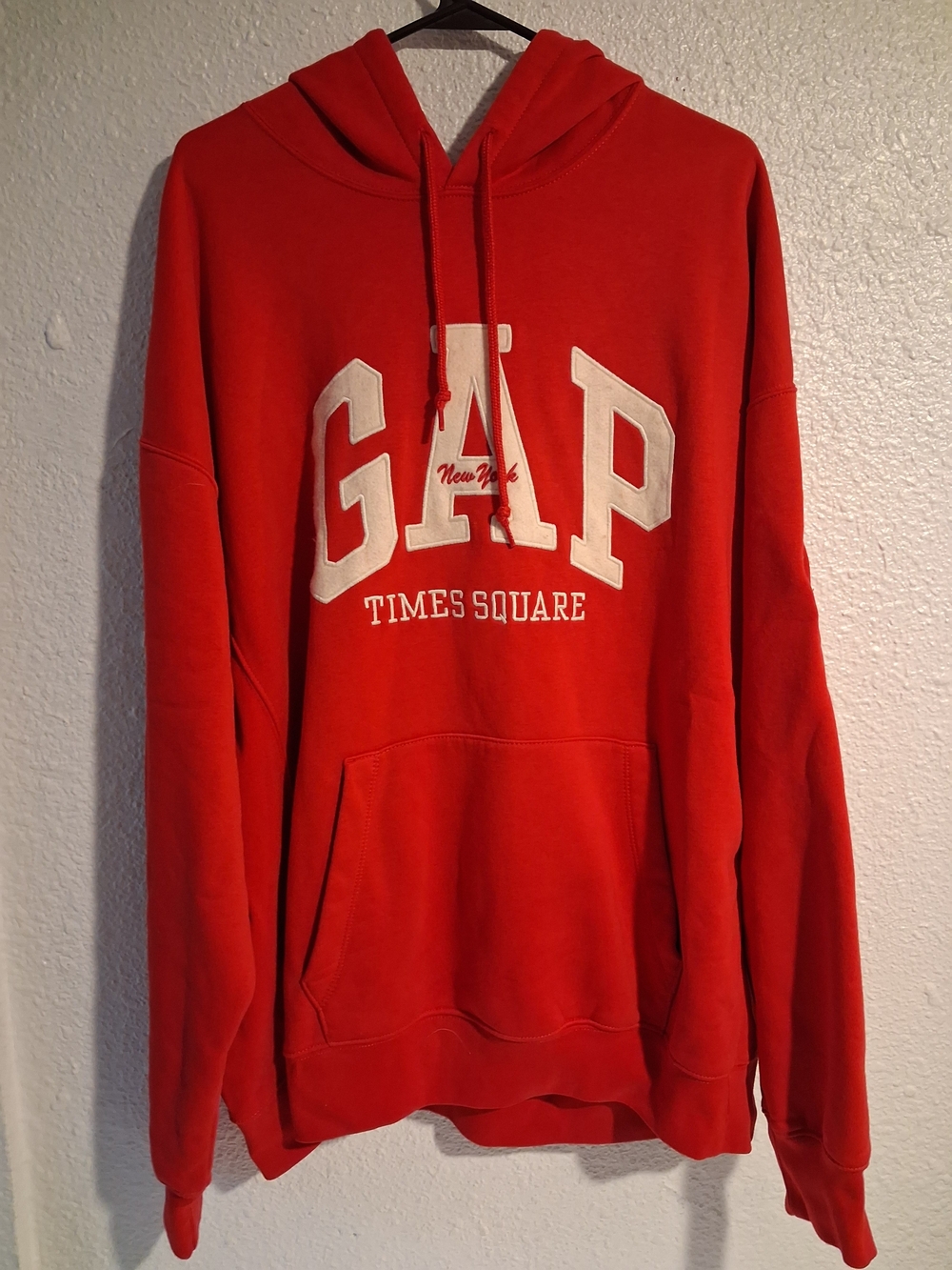 GAP Red NY Times Square Exclusive Hooded Sweatshirt Top NWT Men's Size XL Rare